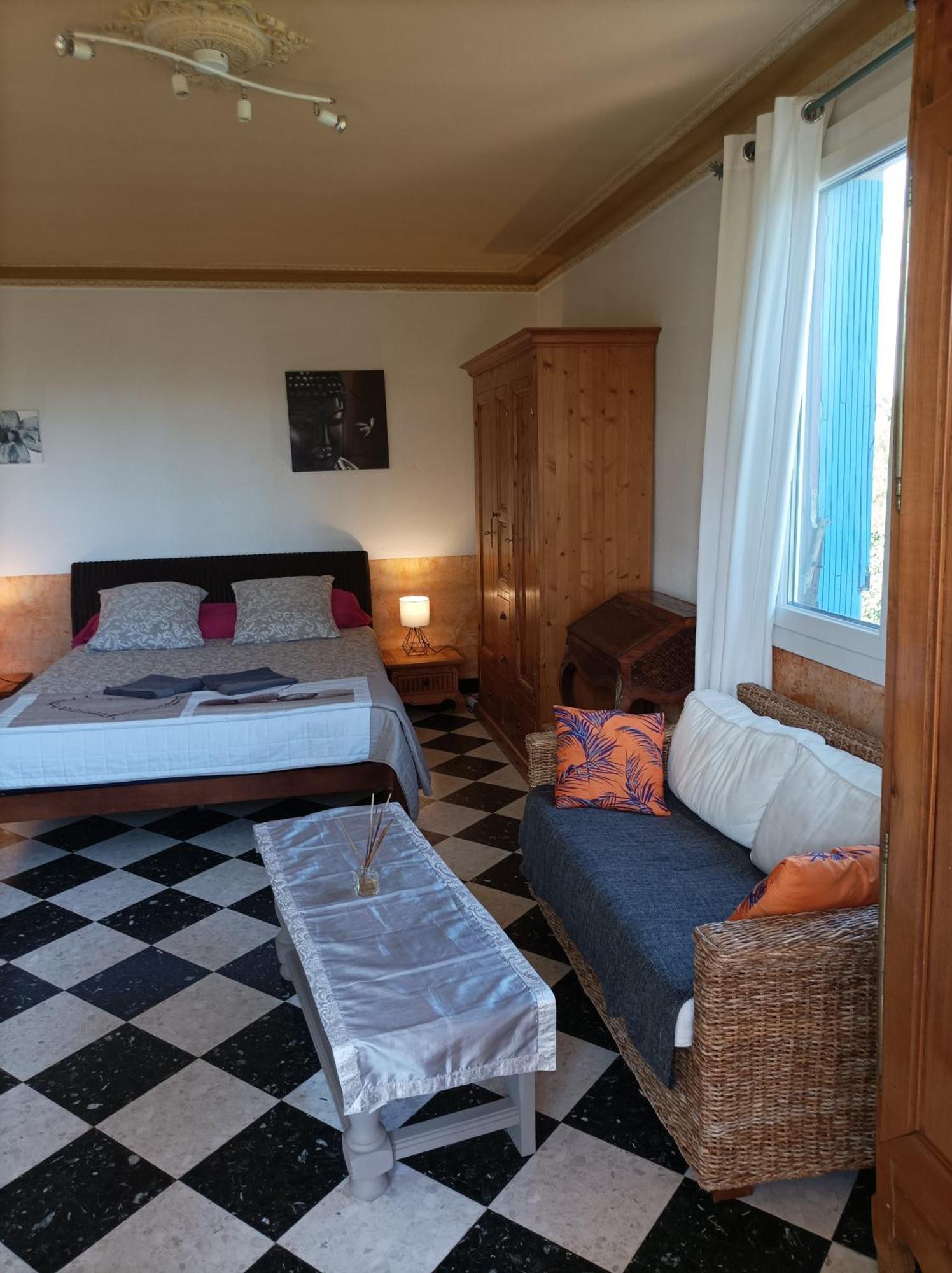 Chambre D'Hotes Les Garrigues Piolenc Exterior photo